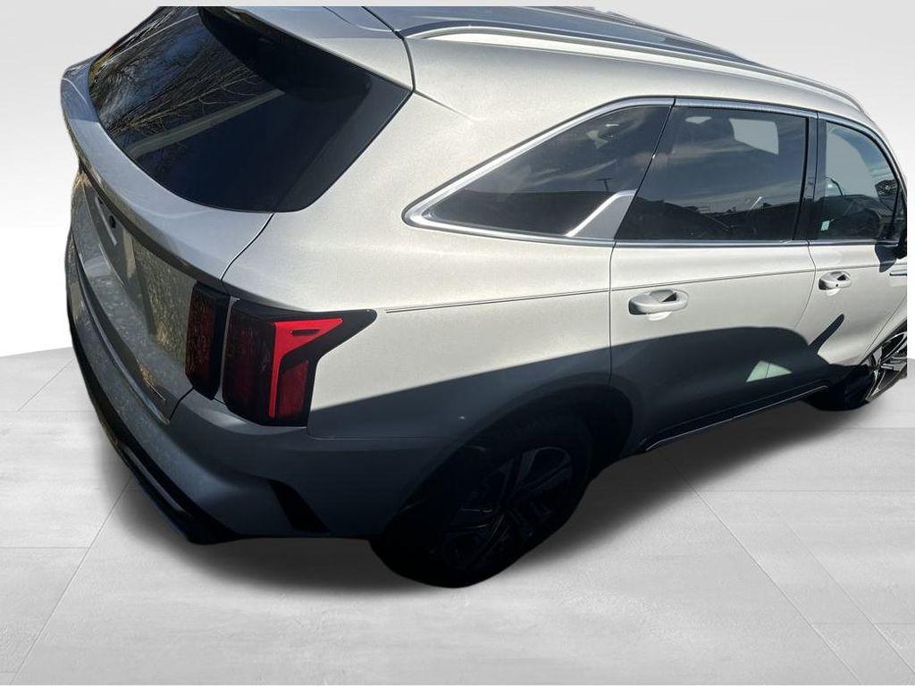 used 2023 Kia Sorento Hybrid car, priced at $31,995