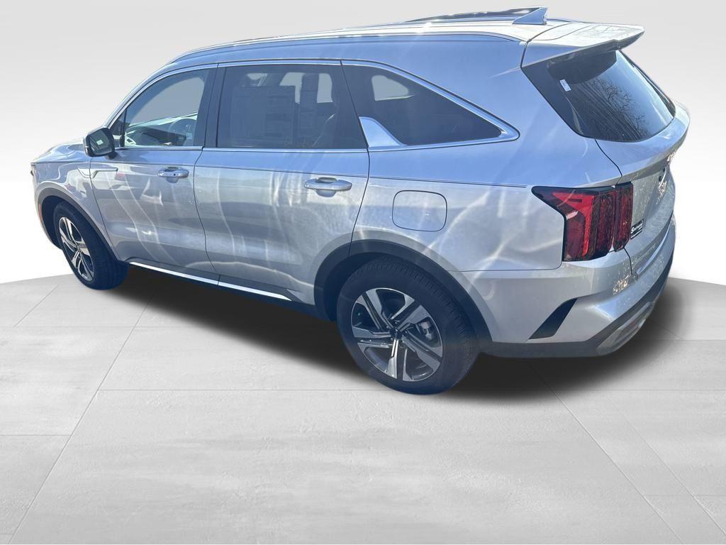 used 2023 Kia Sorento Hybrid car, priced at $31,995