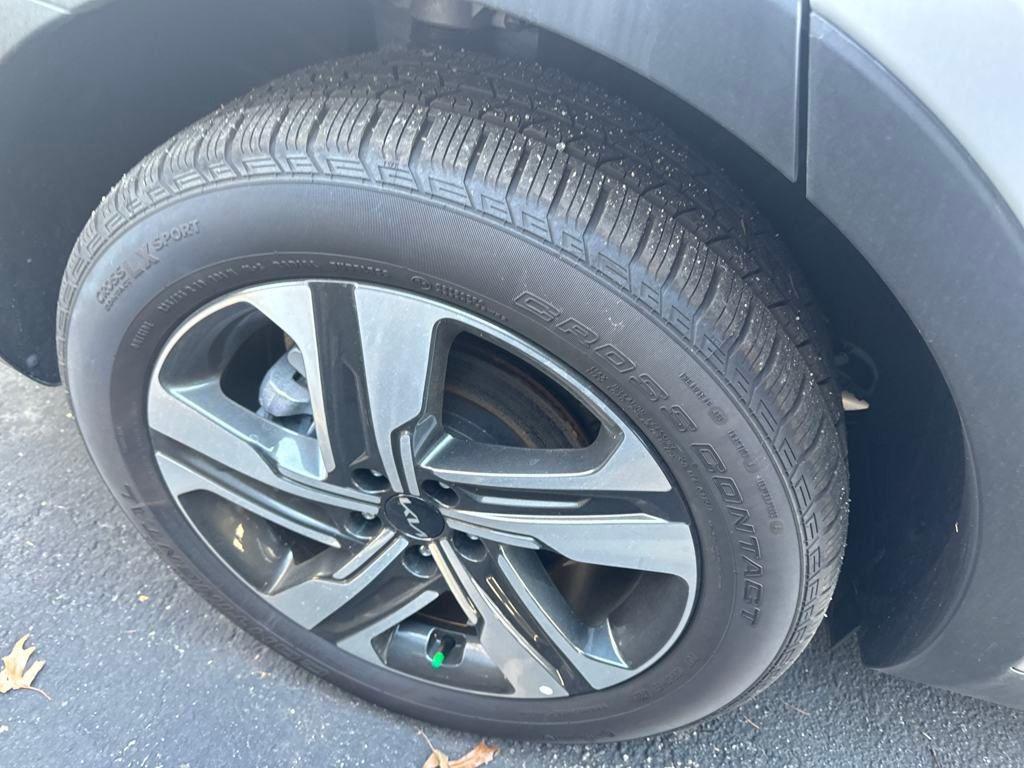 used 2023 Kia Sorento Hybrid car, priced at $31,995