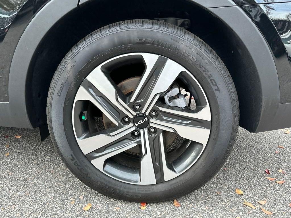 used 2023 Kia Sorento Hybrid car, priced at $36,998