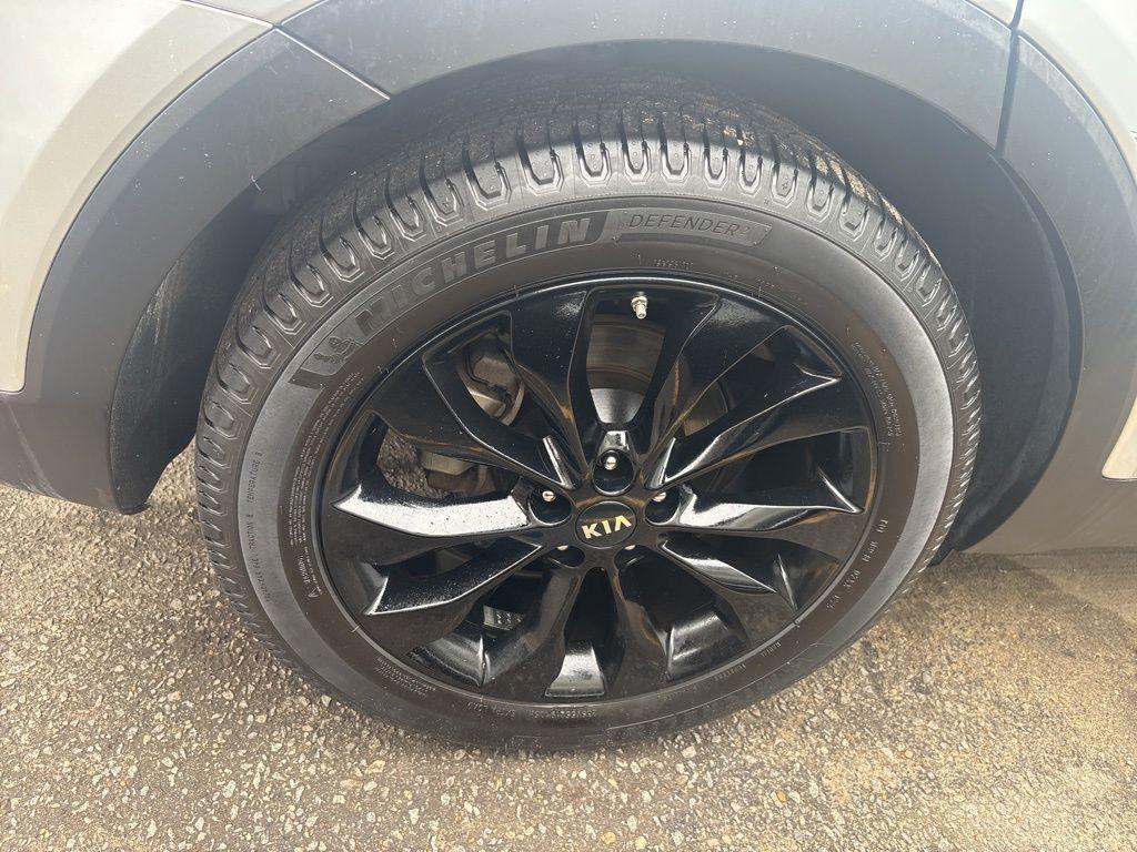used 2020 Kia Sorento car, priced at $23,895
