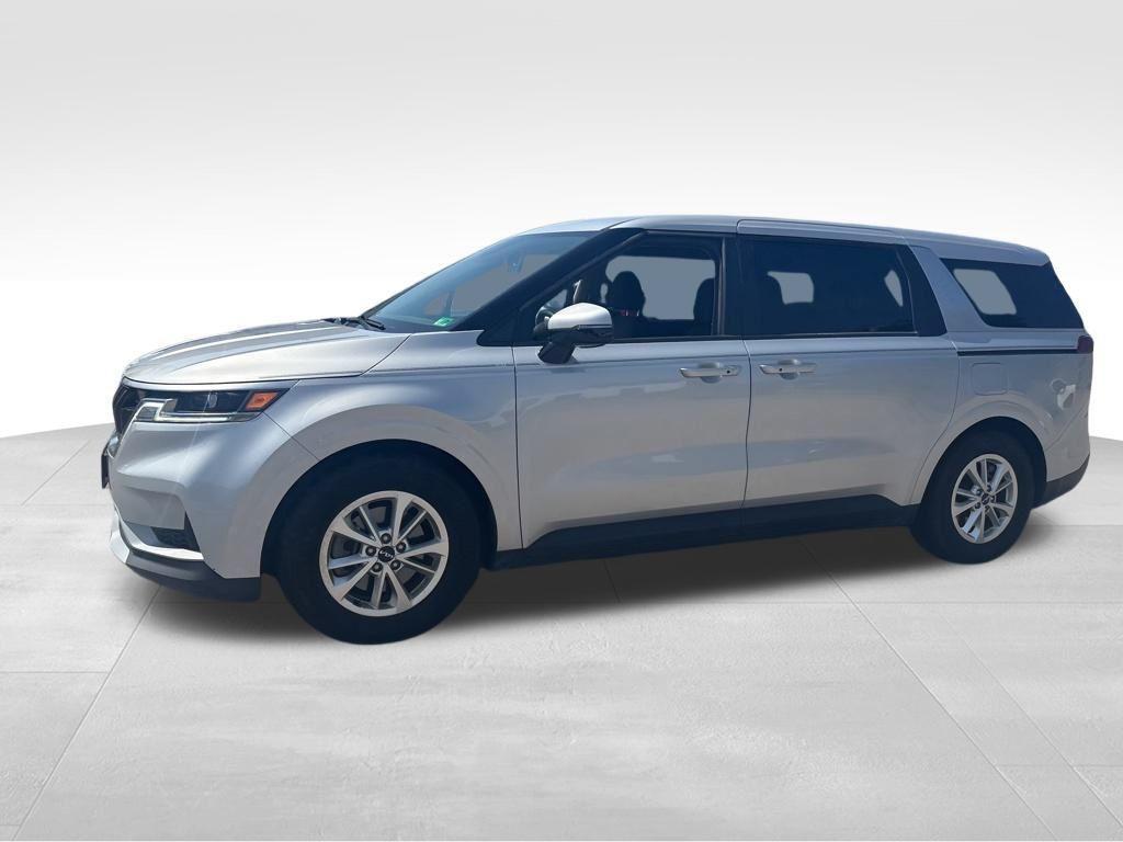 used 2023 Kia Carnival car, priced at $26,900