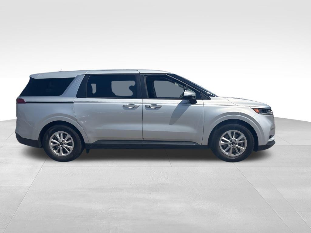 used 2023 Kia Carnival car, priced at $26,900
