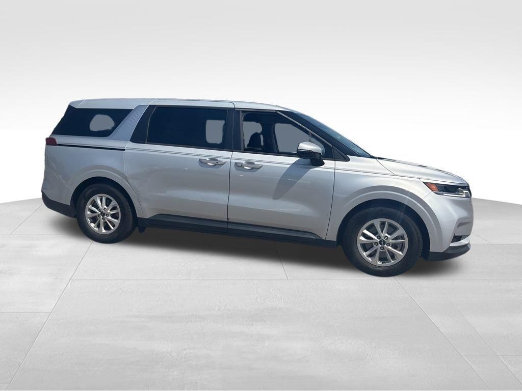 used 2023 Kia Carnival car, priced at $26,900