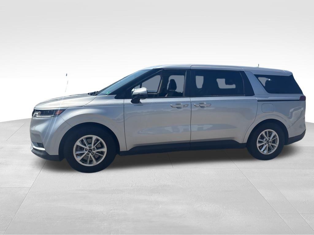 used 2023 Kia Carnival car, priced at $26,900
