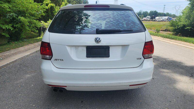 used 2013 Volkswagen Jetta SportWagen car, priced at $8,000