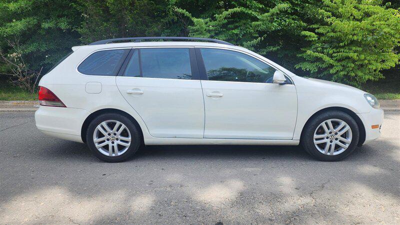 used 2013 Volkswagen Jetta SportWagen car, priced at $8,000