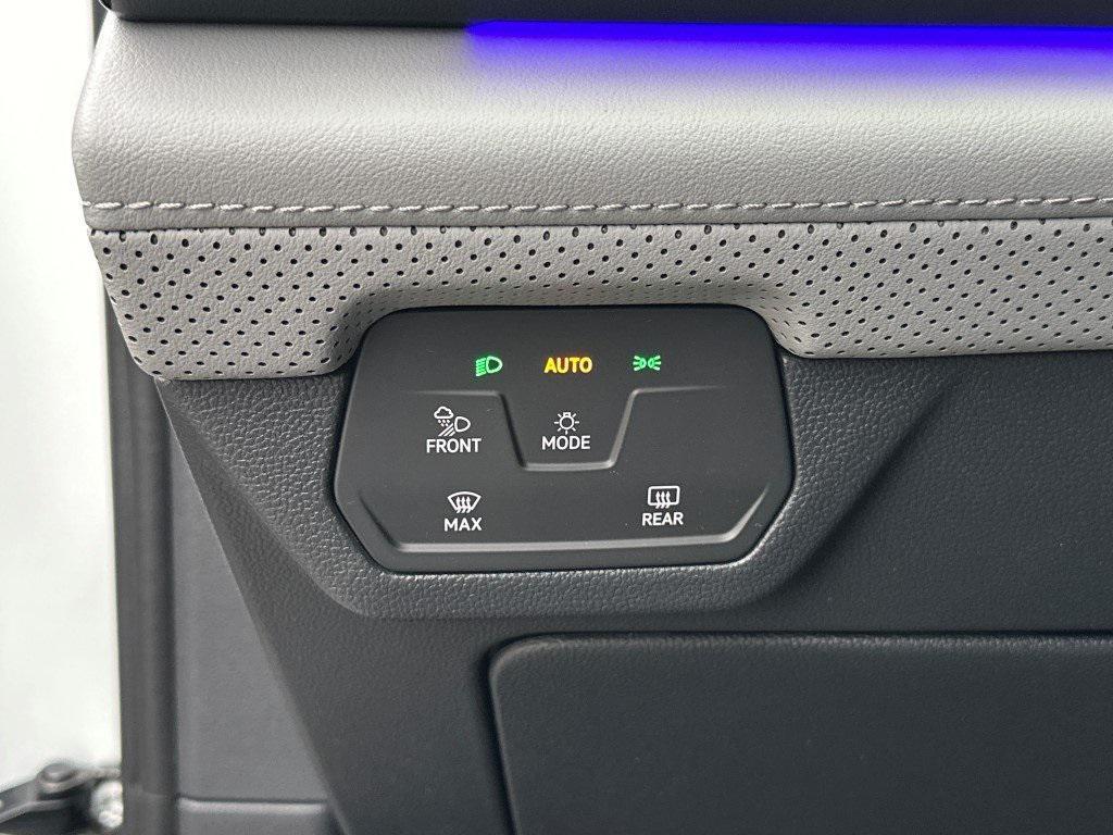 new 2025 Volkswagen Atlas car, priced at $43,465