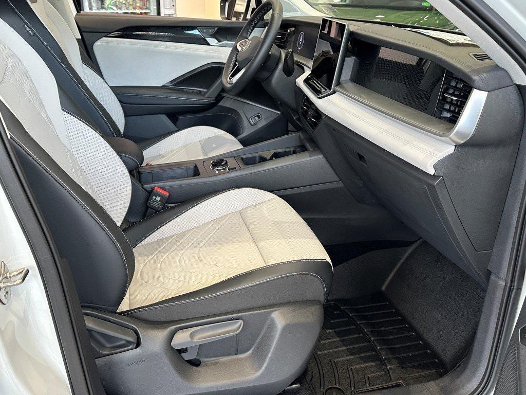 new 2025 Volkswagen Tiguan car, priced at $35,576