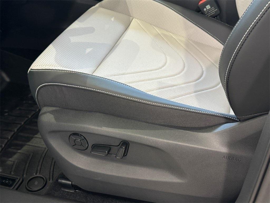 new 2025 Volkswagen Tiguan car, priced at $31,130