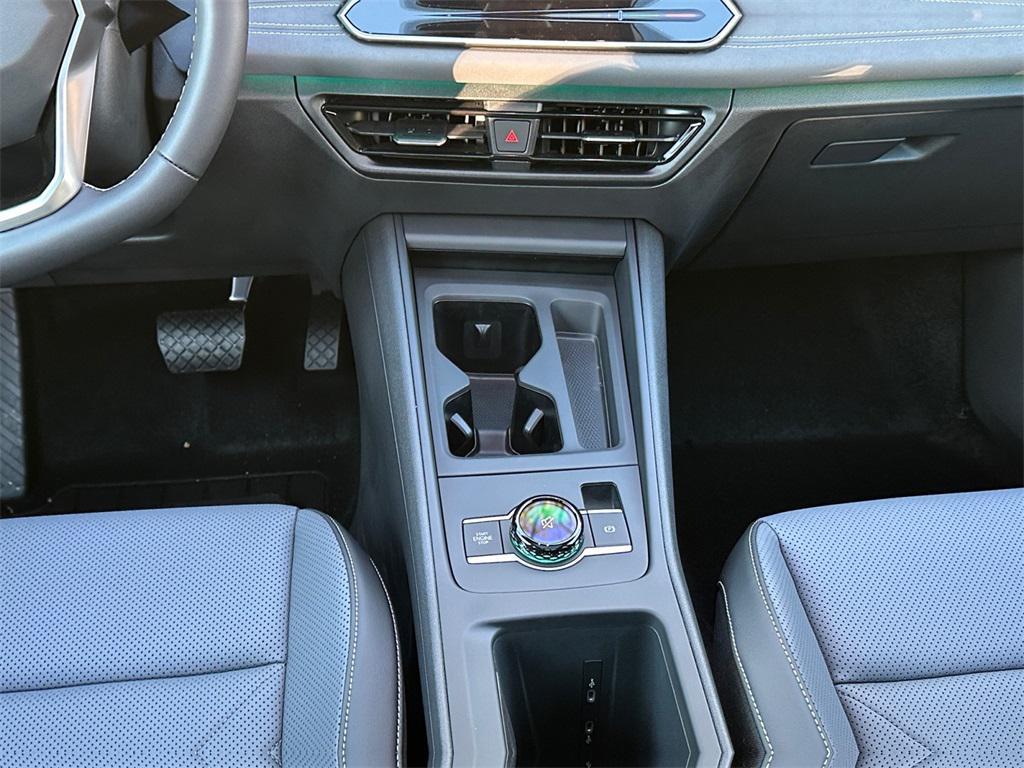 new 2025 Volkswagen Tiguan car, priced at $33,904