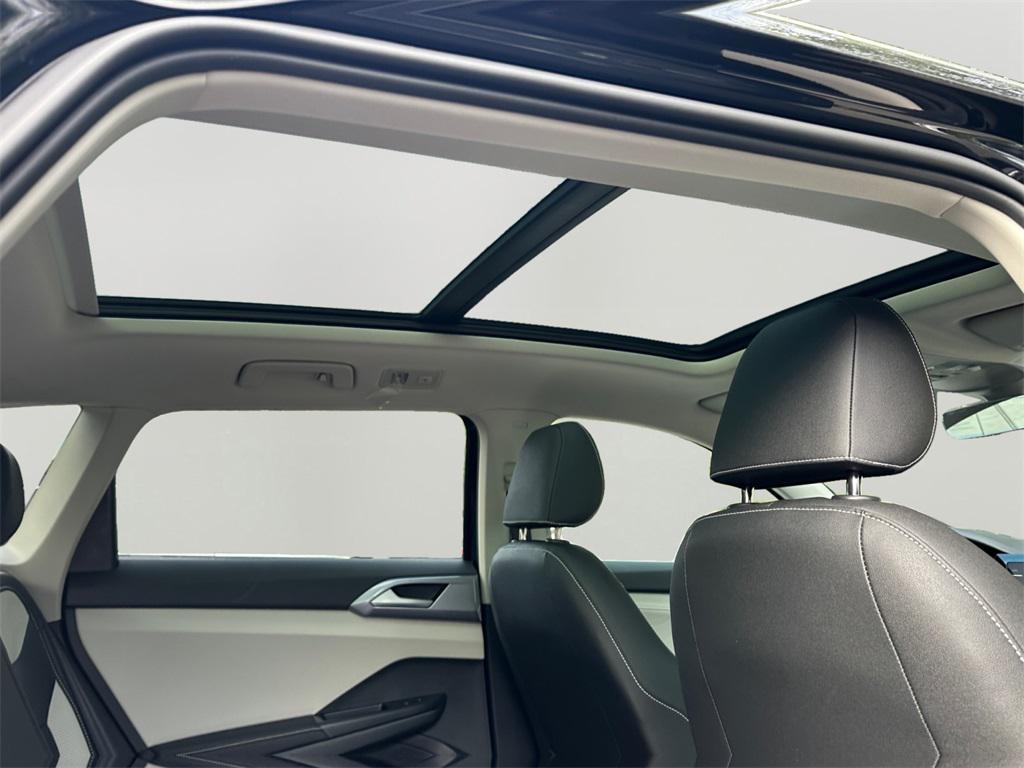 new 2025 Volkswagen Taos car, priced at $35,096