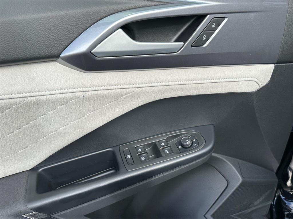 new 2025 Volkswagen Taos car, priced at $35,096