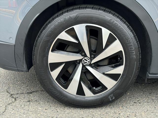 used 2023 Volkswagen ID.4 car, priced at $22,933