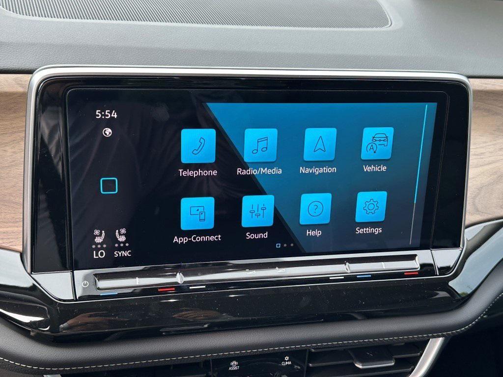 new 2025 Volkswagen Atlas car, priced at $42,776