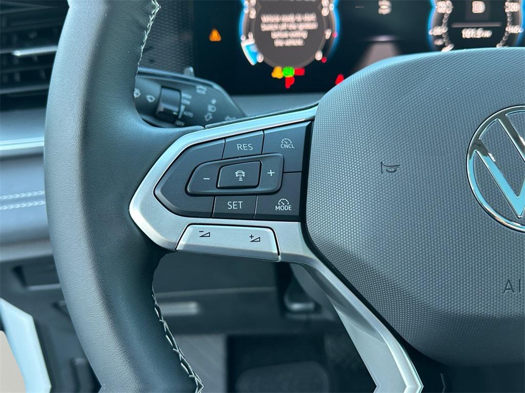 new 2025 Volkswagen Tiguan car, priced at $33,134