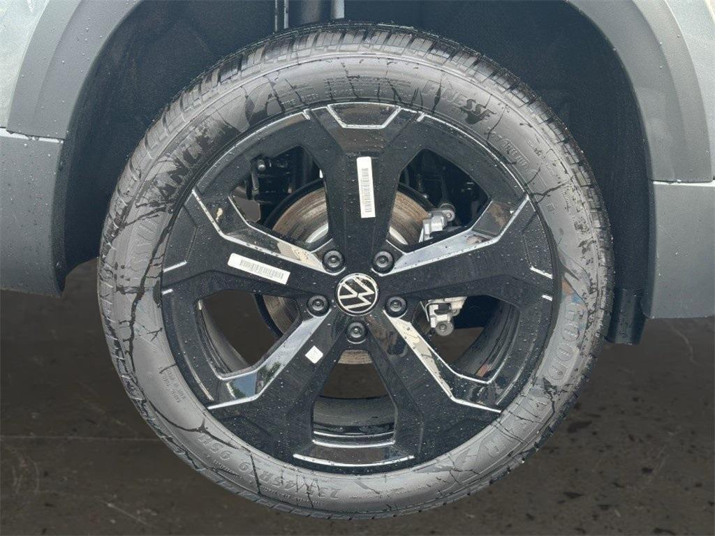 new 2025 Volkswagen Taos car, priced at $37,511