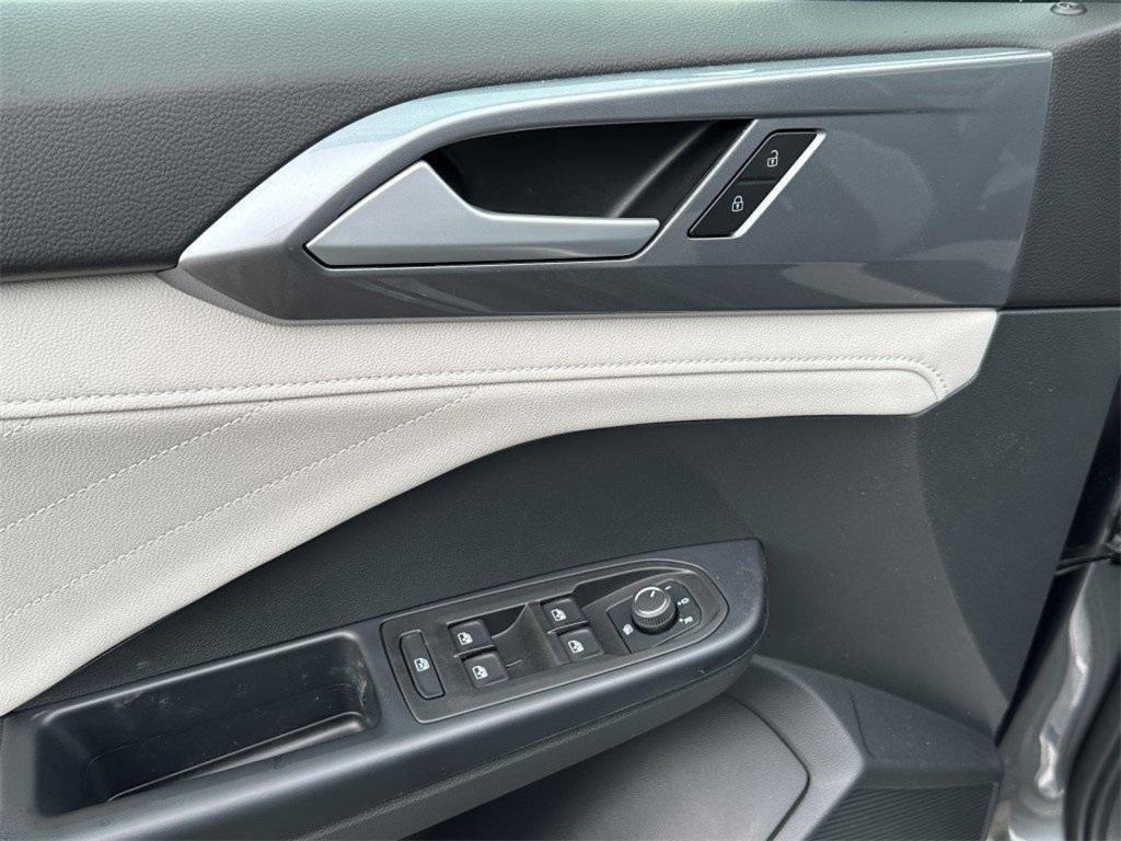 new 2025 Volkswagen Taos car, priced at $37,511