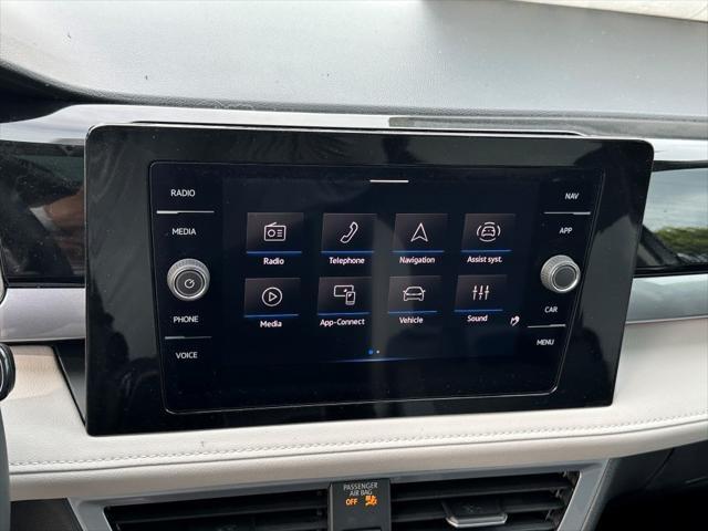 new 2025 Volkswagen Taos car