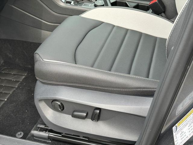 new 2025 Volkswagen Taos car