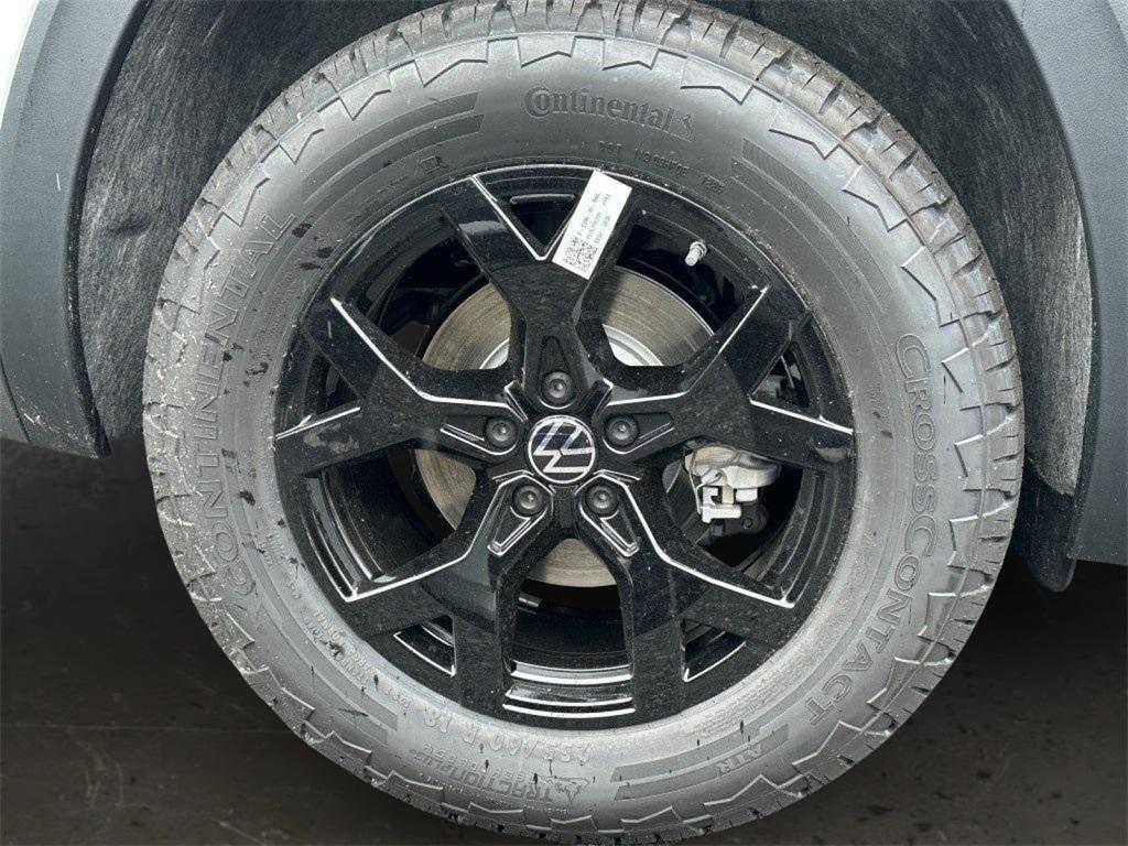 new 2025 Volkswagen Atlas car, priced at $44,334