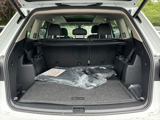 new 2025 Volkswagen Atlas car, priced at $45,334