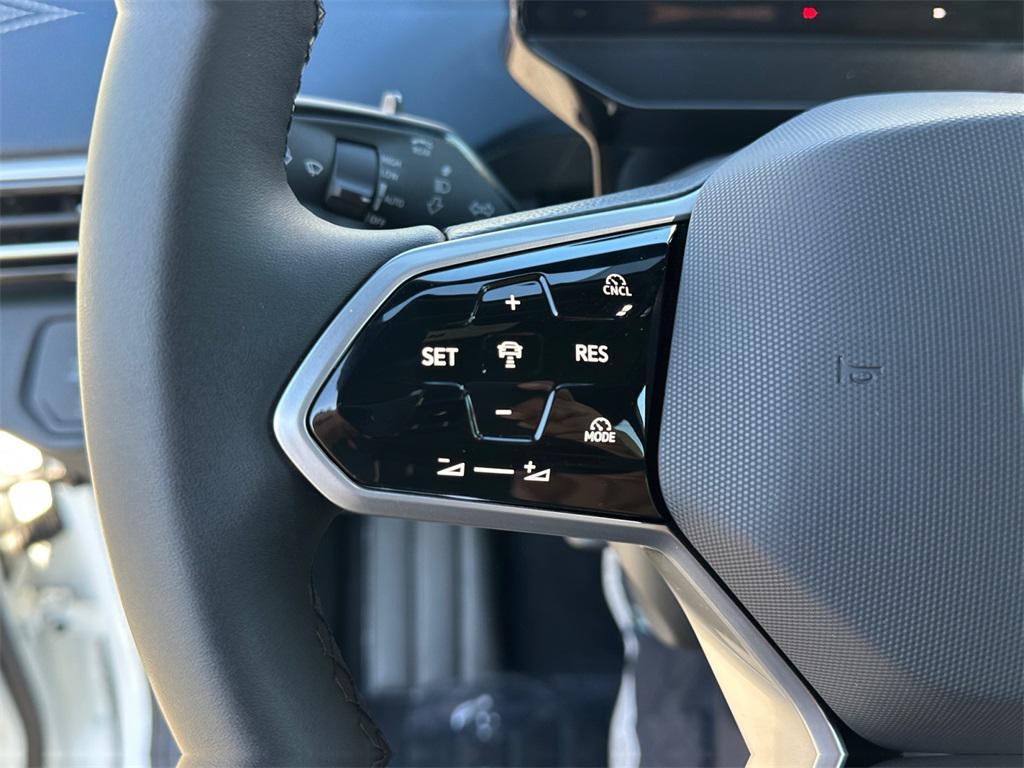 new 2025 Volkswagen ID.4 car, priced at $53,299