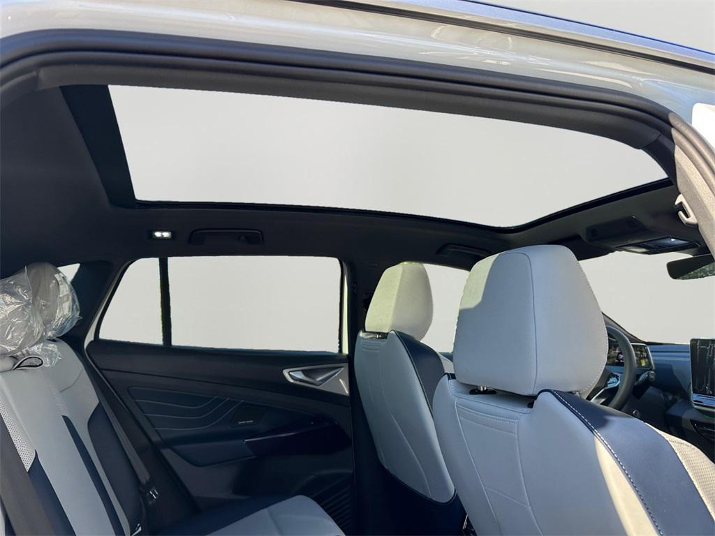 new 2025 Volkswagen ID.4 car, priced at $53,299