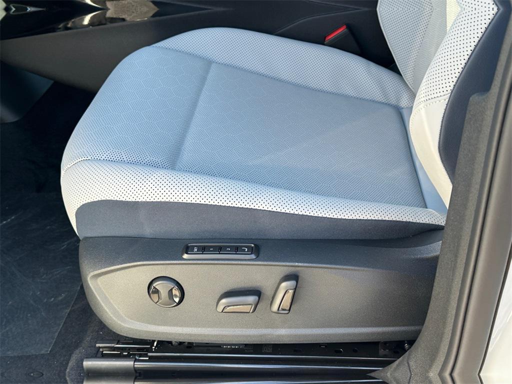 new 2025 Volkswagen ID.4 car, priced at $53,299