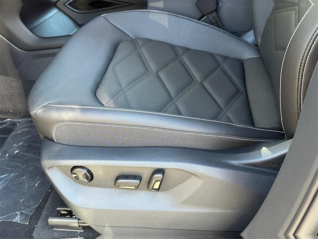 new 2026 Volkswagen Atlas car, priced at $43,388