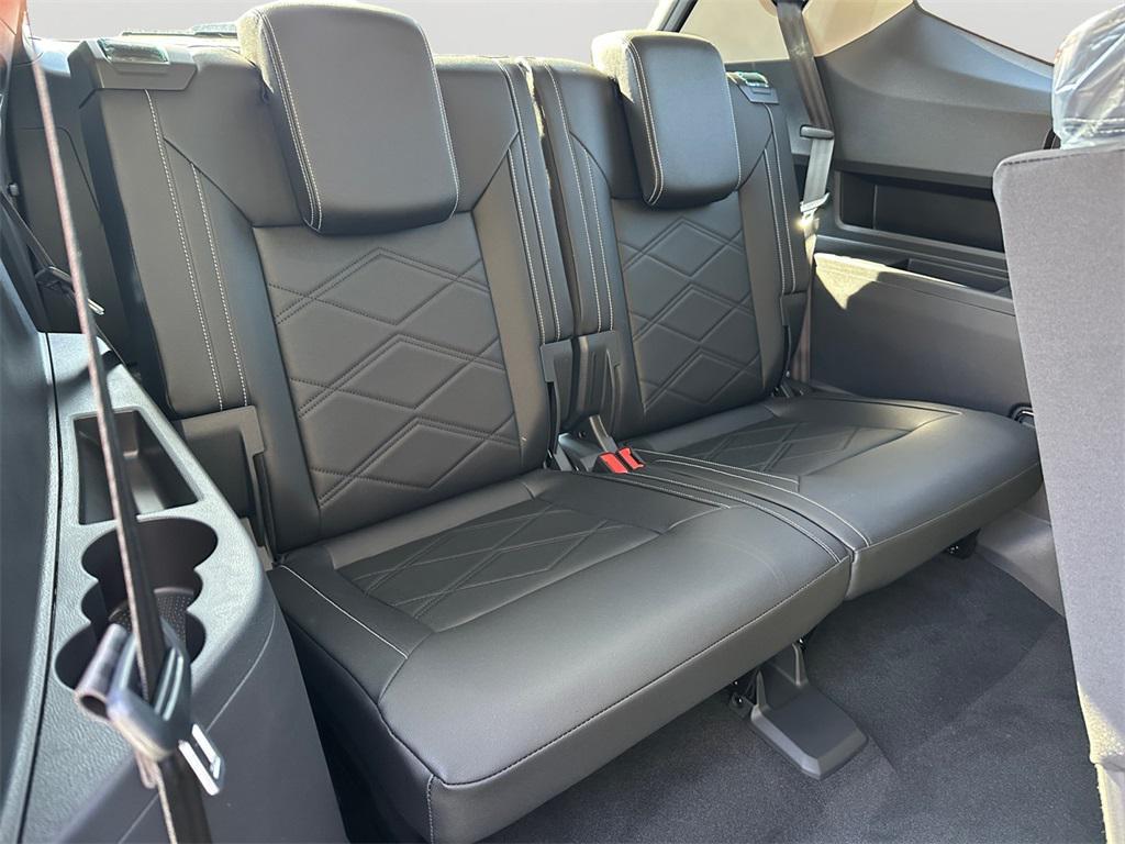 new 2026 Volkswagen Atlas car, priced at $43,388