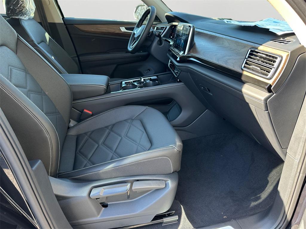 new 2026 Volkswagen Atlas car, priced at $43,388