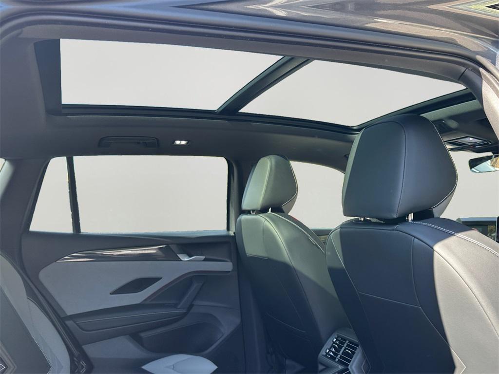 new 2025 Volkswagen Tiguan car, priced at $37,430