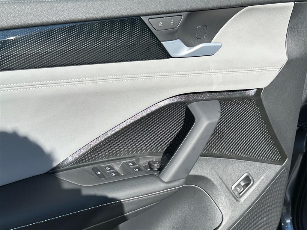 new 2025 Volkswagen Tiguan car, priced at $37,430