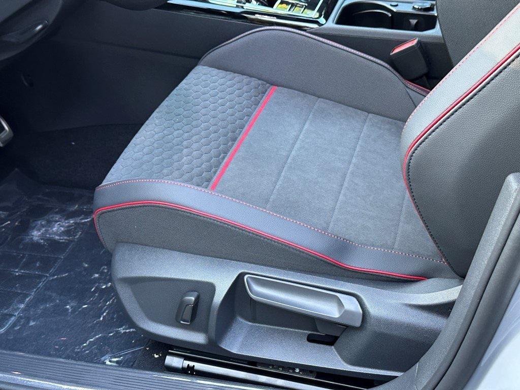 new 2025 Volkswagen Golf GTI car, priced at $39,455