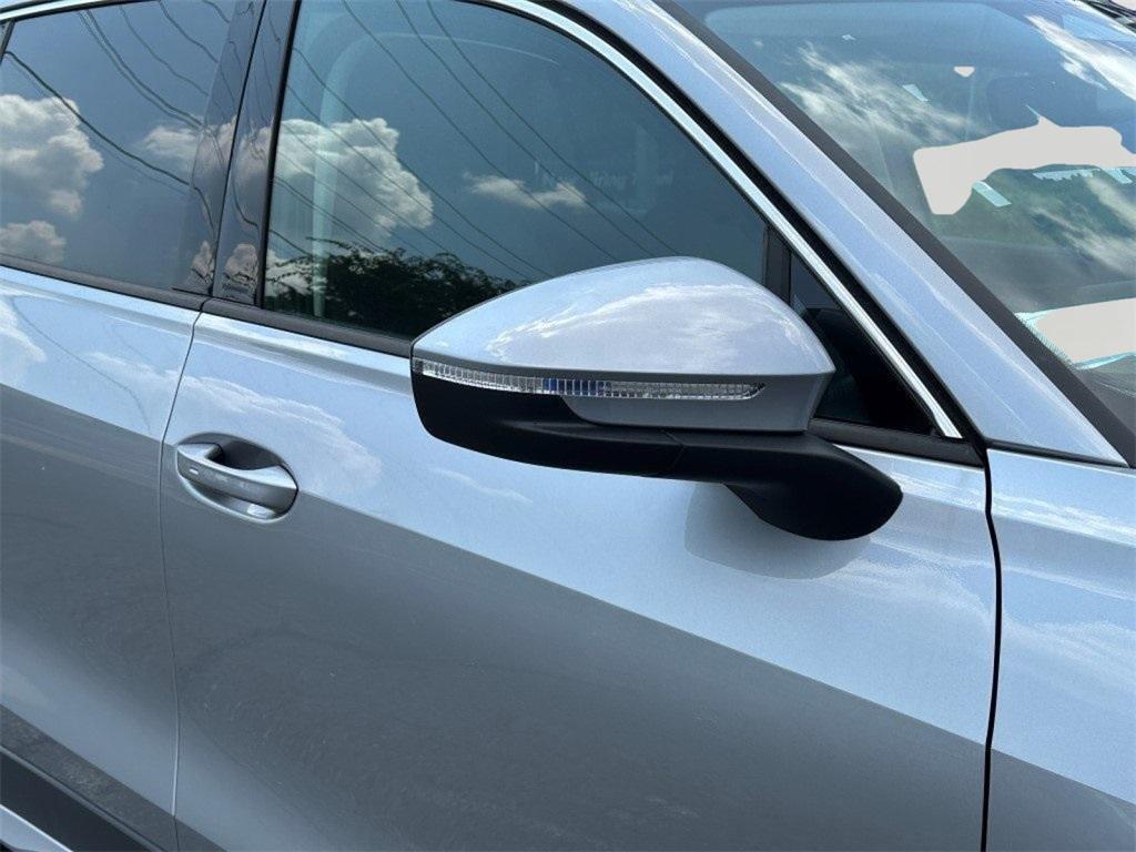 new 2025 Volkswagen Tiguan car, priced at $33,326