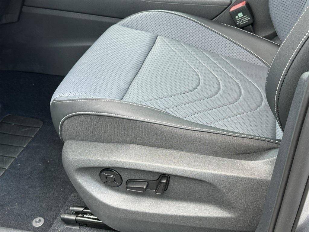 new 2025 Volkswagen Tiguan car, priced at $33,326