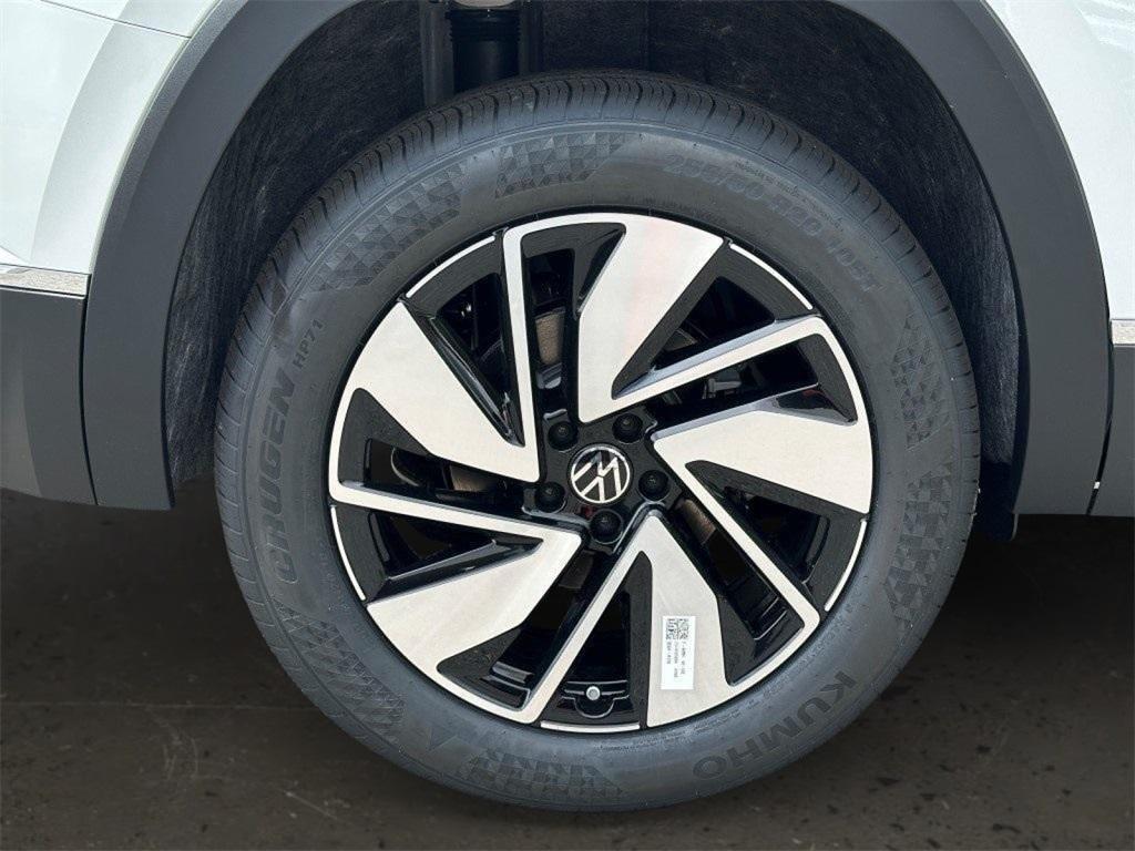 new 2025 Volkswagen Atlas car, priced at $46,691