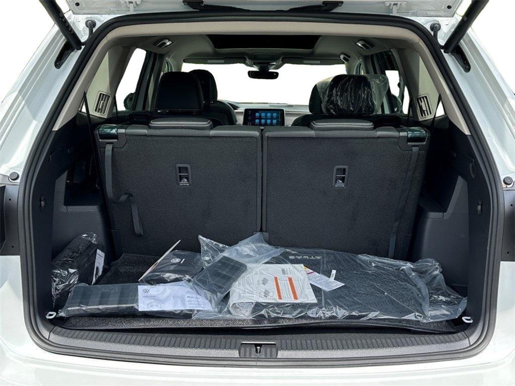 new 2025 Volkswagen Atlas car, priced at $46,691