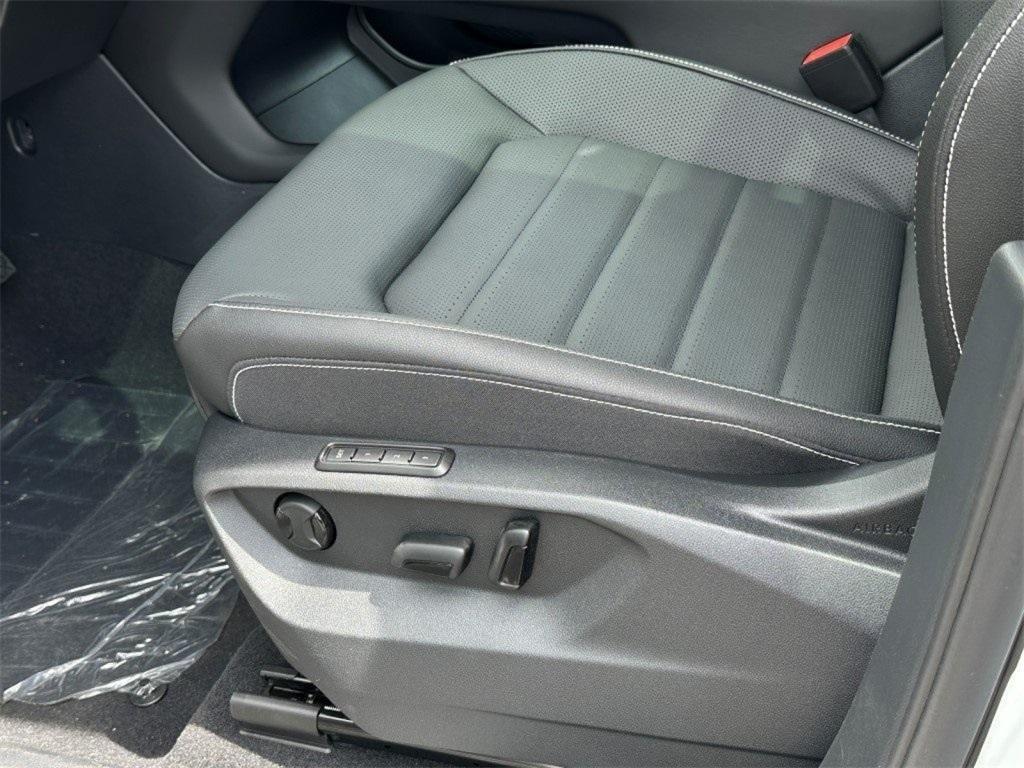 new 2025 Volkswagen Atlas car, priced at $46,691