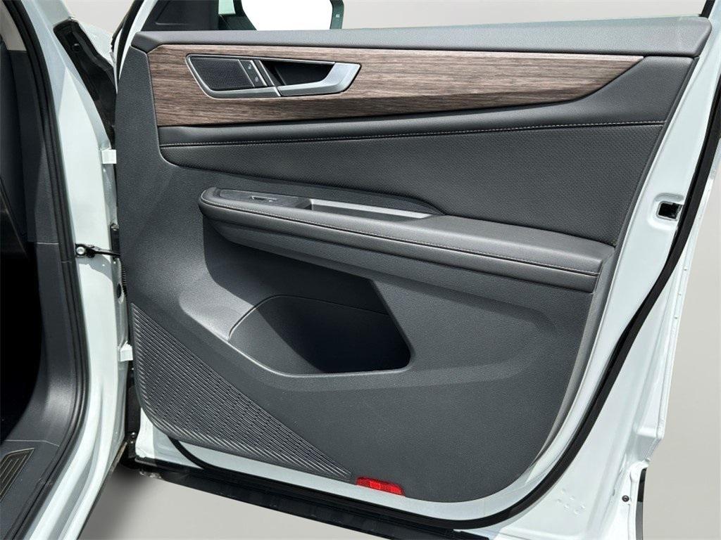 new 2025 Volkswagen Atlas car, priced at $46,691