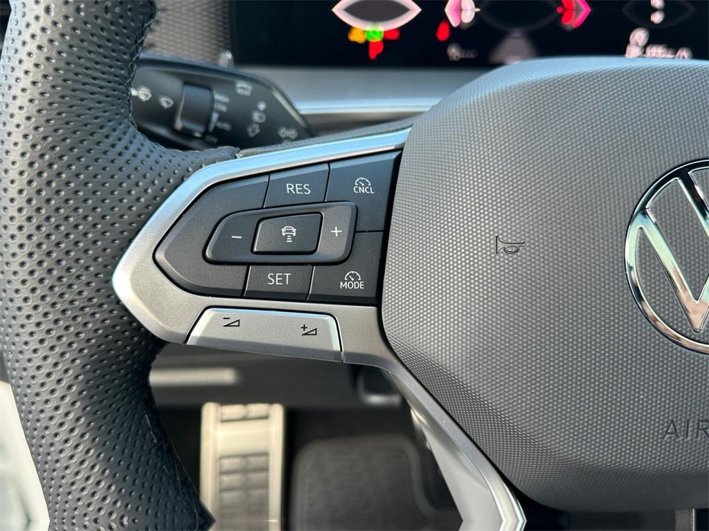 new 2025 Volkswagen Tiguan car, priced at $37,853