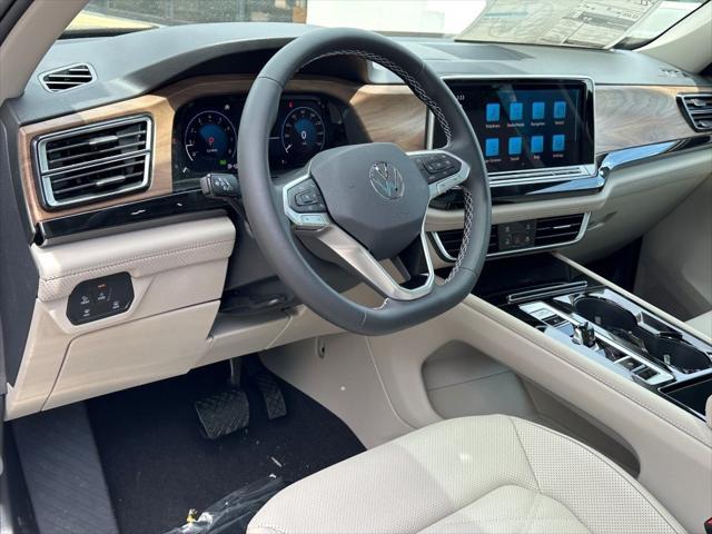 new 2025 Volkswagen Atlas car, priced at $40,998