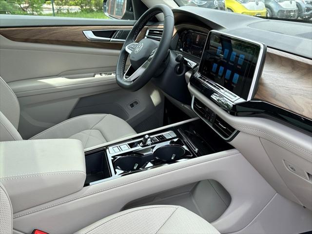 new 2025 Volkswagen Atlas car, priced at $40,998
