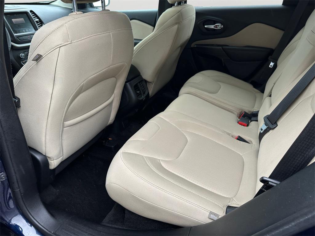 used 2015 Jeep Cherokee car, priced at $10,450
