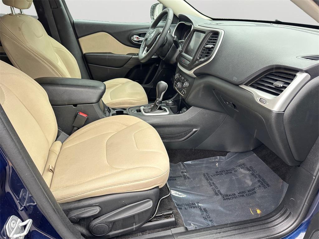 used 2015 Jeep Cherokee car, priced at $10,450