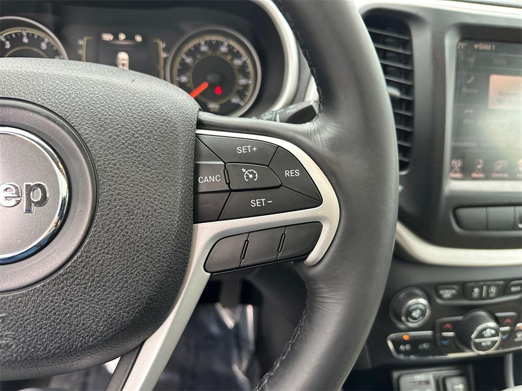 used 2015 Jeep Cherokee car, priced at $10,450