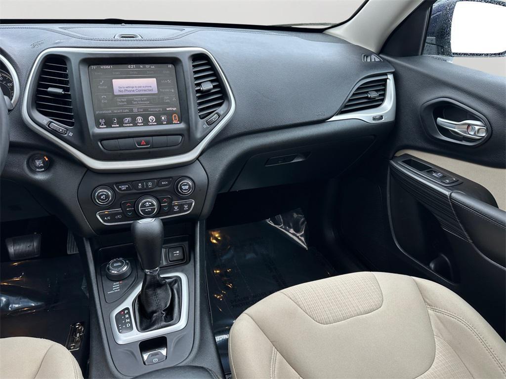 used 2015 Jeep Cherokee car, priced at $10,450
