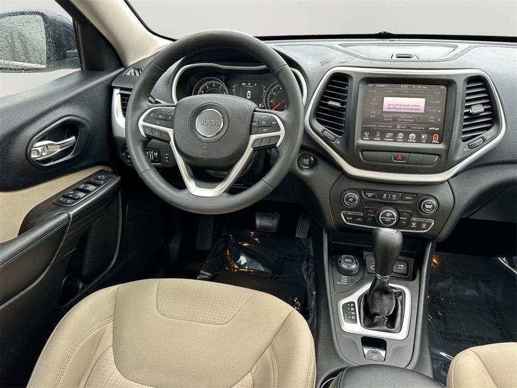 used 2015 Jeep Cherokee car, priced at $10,450