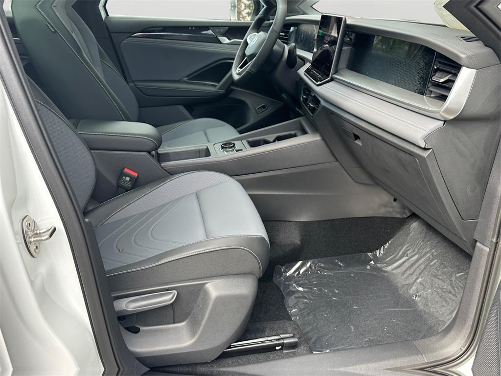 new 2025 Volkswagen Tiguan car, priced at $37,853